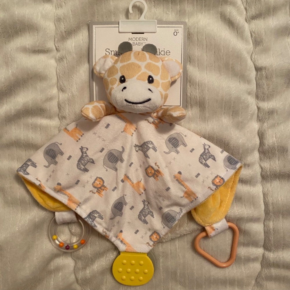 New Modern Baby Giraffe Teether Rattle White Yellow Plush Security Blanket Lovey